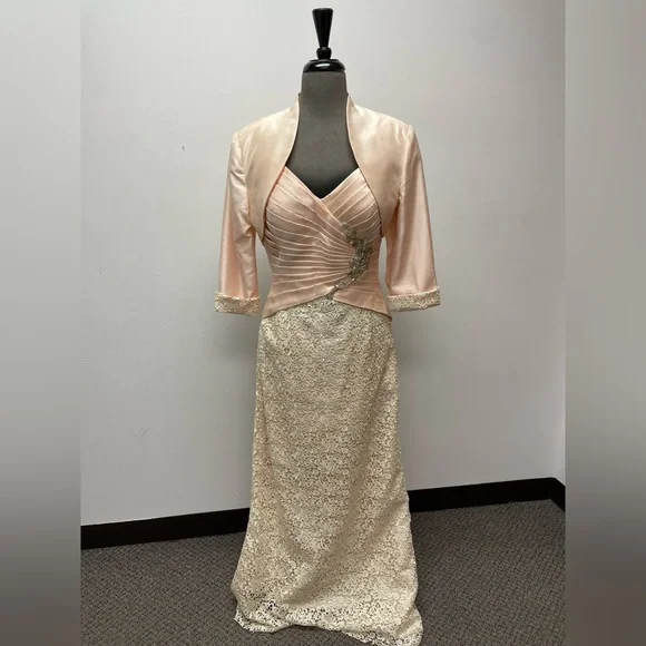 Mother of The Bride/Groom. 12. Champagne. | Color: Cream | Size: 12 | Apetomac's Closet